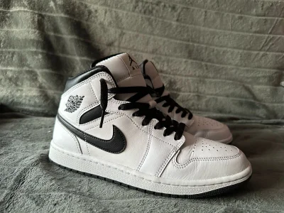 MY SNEAKERS FETISH od Vbenz28  snímek