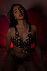 profanared_1: Spank Me!! ( 3 фото)