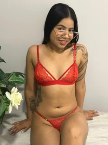 LiilithNova Sexy red Pic 4