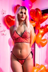 taty_juts LOVE صورة واحدة|taty_juts LOVE صورتان|taty_juts LOVE  3 صور|taty_juts LOVE  3 صورة