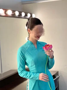 Mono-Stewardesss Last day 2023 💋 often do unfinished things and say everything you want! to start 2024, 2023 年最後の日 Pic