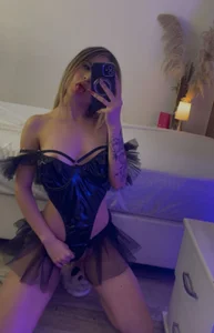 Sexy subtle girl de Sia_Foxx01  2 photos