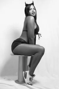 ChannelssDiirty: 😈 ( 7 фото)