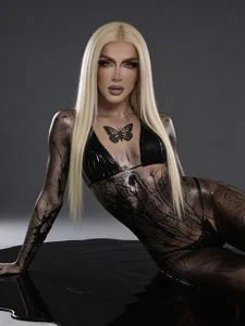 khalany_hadid goddess who does not ask permission Billede