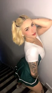 Emily_robertss gym day Pic