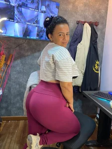 Natasha_Fox_Bms Public Foto 3