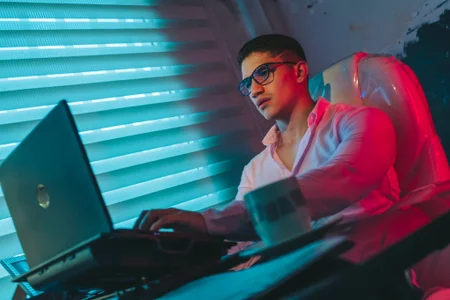 JeffDaltton: in the office 🔥🧑‍💼💻 ( 4 фото)