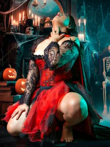 BeccaMathewのVampire Seductionの枚の写真