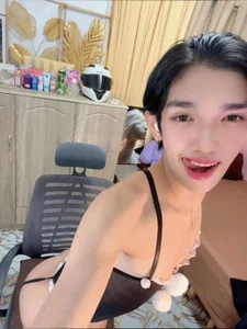 Play with me Daddy🥵 de urasian_john18  Imagens