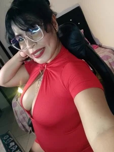 Aurora_sanchess red temptation Pic 3