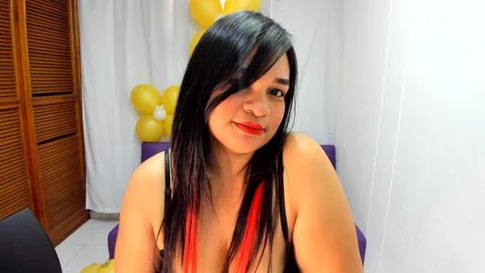 chloe__32 know me Pic 2