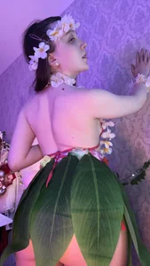 RileyNymph Sweet tropical trap Pic 4