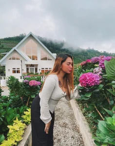 Lustrous_Nathalie: Some plants need gentle hands. Others crave a firm grip and whispered secrets at dusk. ( 4 фото)