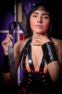 Izumi__BDSM Public Foto 4