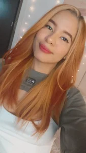 avrilwaynee Public  2টি ছবি