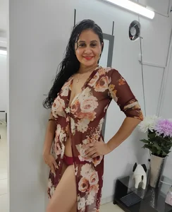 Sharon-Hot77s XXX nøgenfoto 1