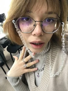 Layla_Muur Public Pic 5