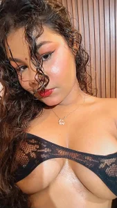 yaazhinii Public Billede 2