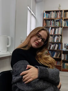 TristaDifillippo Pranks in the library) - {count, plural, one {תמונה אחת} two {שתי תמונות} many {# תמונות} other {# תמונות}}