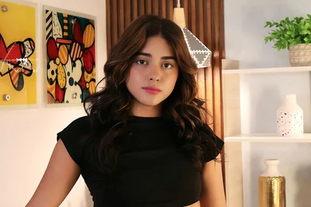 _Lucy_Grey_ Welcome  9টি ছবি