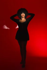 SheyLopez BLACK DRESS Pic