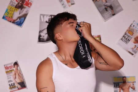 Logan_smith1 What is your fetish ?  2টি ছবি