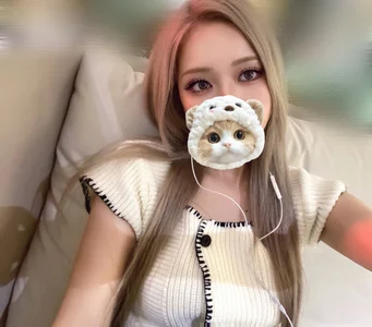 LiLi_20_luv Public Pic 4