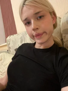 Hentailove20 Public Pic 3