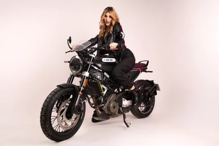 AnnieNox Biker hottie🏍 Pic 3