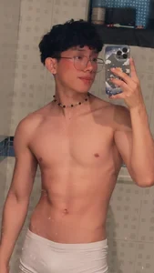 liam_twiink getting out of the shower Foto