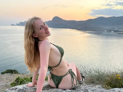 Emily0303 Public Pic 9