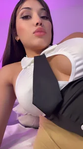 _brenda_becker secretary show Pic 4