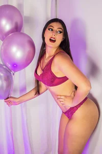 madisonjones- Happy Birthday to me 🥂 Bilde 5