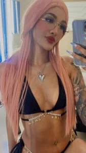 Nixtaylor1のMy wigs and meの枚の写真