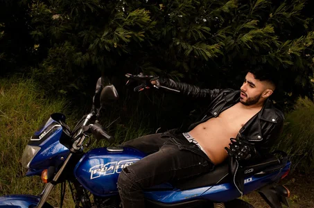 ItsMeEros Dark Eros Pic 3