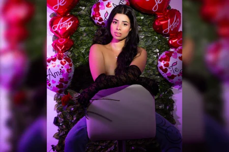 emma_castilloo Would you be my Valentine? 💞 Pic 2