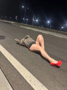 Lady in the night🌚 od MikyVesela  5 snímek