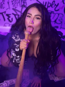 let yourself go with me🙊 od AshleyFerreer  2 snímek