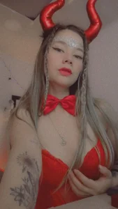 Emily_lovely1: Public ( 2 фото)