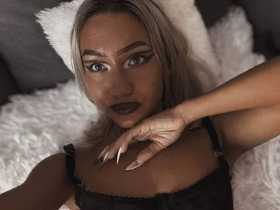 Lisa_Shultz: In underwear^ ( 2 фото)