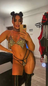 AmberValee Outfits💕 صورة واحدة|AmberValee Outfits💕 صورتان|AmberValee Outfits💕  3 صور|AmberValee Outfits💕  3 صورة