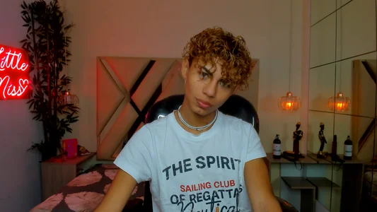 Anyelo_Twink Let's have fun in the name of love Foto