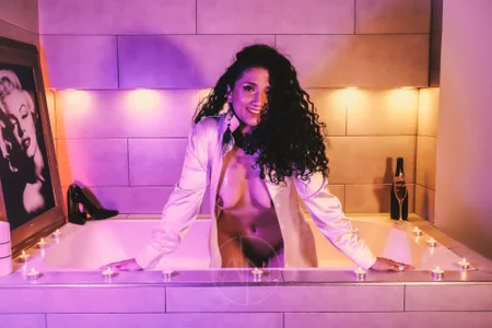 Dakota_Rainbow22 take a bath with me 💦😏 Immagine  5