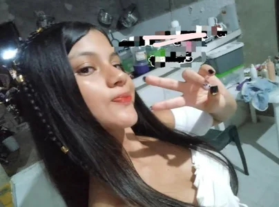 Sarah-Young1 Public Pic