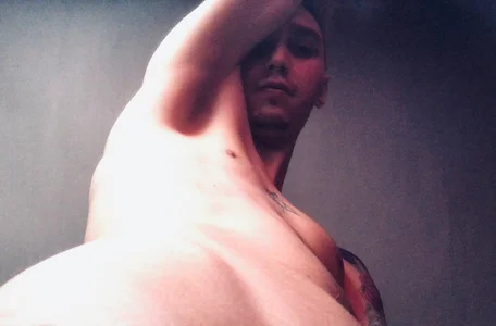 HotNeighbors_ Public Foto