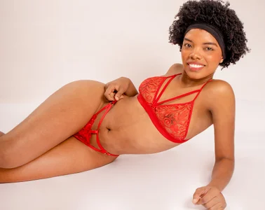 KarolineJohns Red Attraction Kuva 3