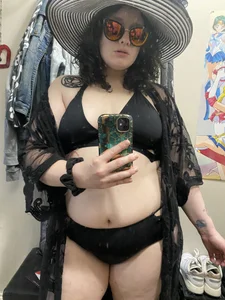 Thiccums-the-Goddess's photo