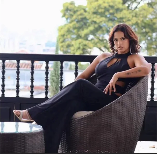 SofiaReyes1 님의 트렌드 중인 사진  4061개