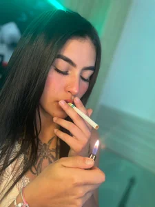 _luna_torres smoke Pic 5