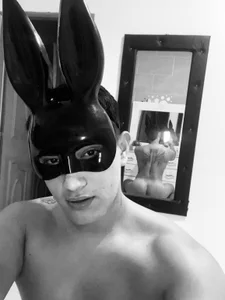 Andy_millerr: Your bad bunny 😈🥕 ( 5 фото)
